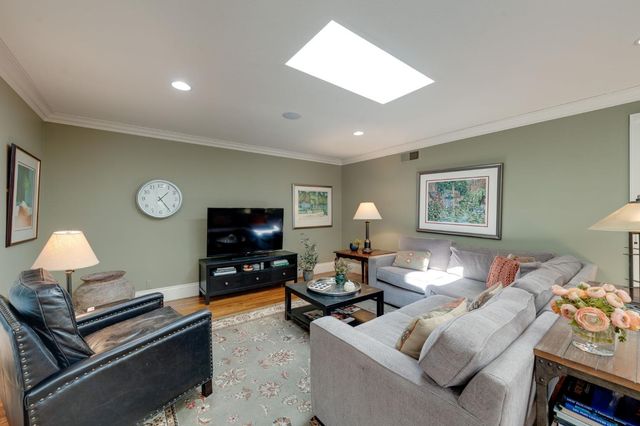 917 Fallen Leaf Way, Sacramento, CA 95864
