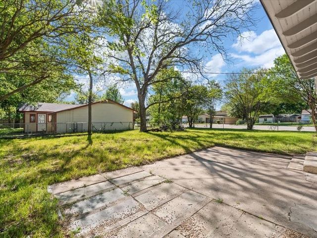 5200 Mcquade Street, Haltom City, TX 76117