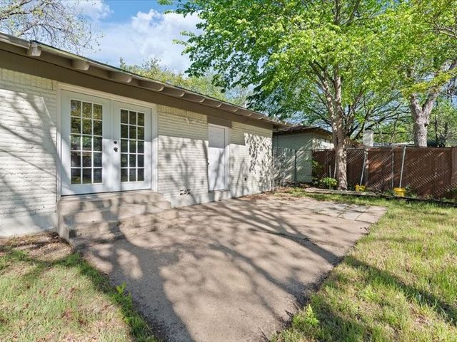 5200 Mcquade Street, Haltom City, TX 76117