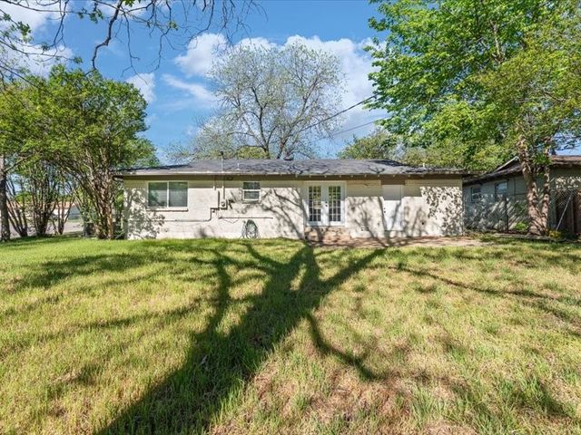 5200 Mcquade Street, Haltom City, TX 76117