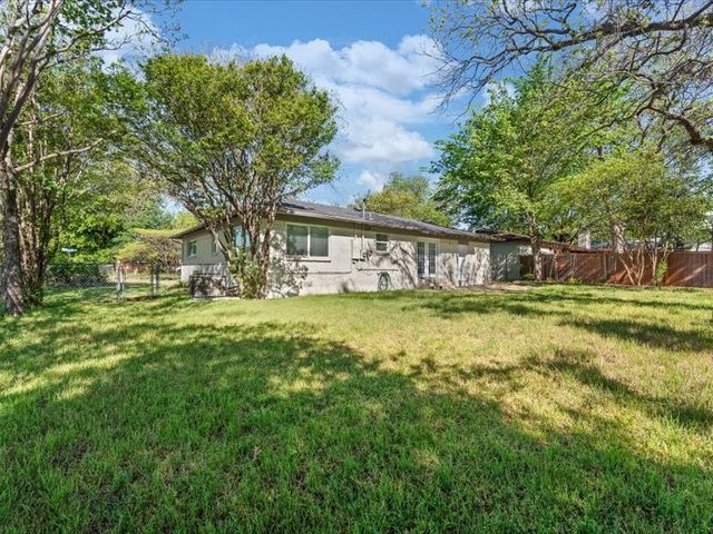 5200 Mcquade Street, Haltom City, TX 76117