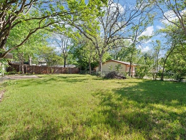 5200 Mcquade Street, Haltom City, TX 76117