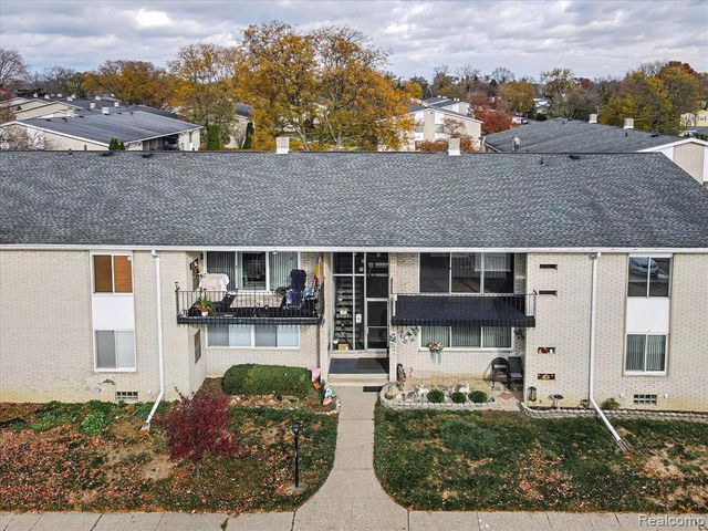 8497 Kennedy Circle 7, Warren, MI 48093