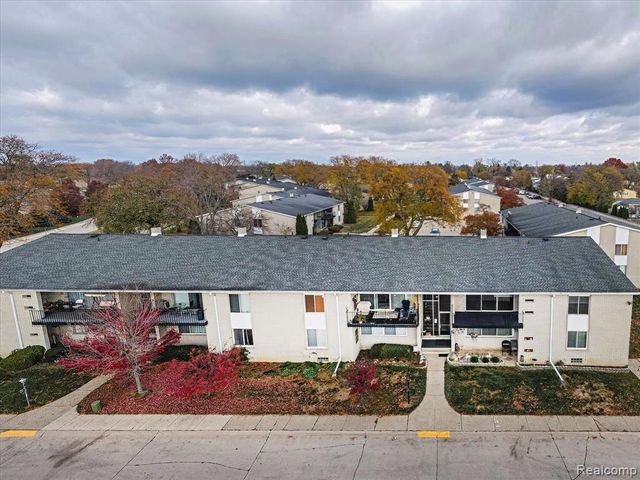 8497 Kennedy Circle 7, Warren, MI 48093