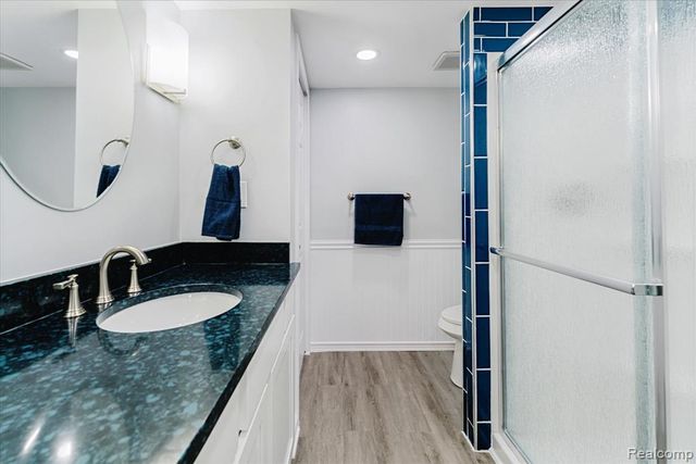 8497 Kennedy Circle 7, Warren, MI 48093