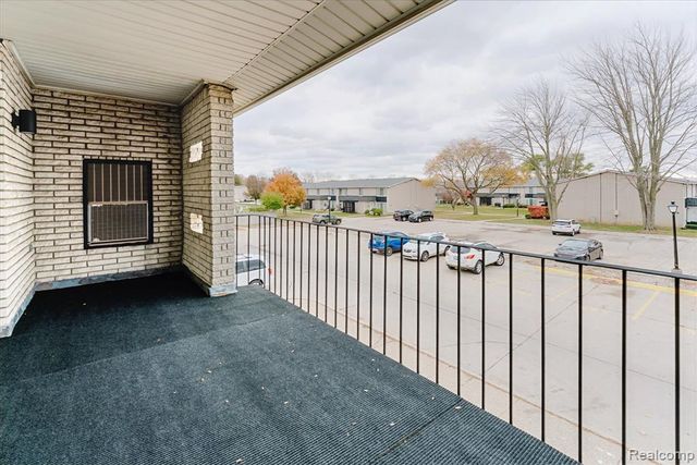 8497 Kennedy Circle 7, Warren, MI 48093