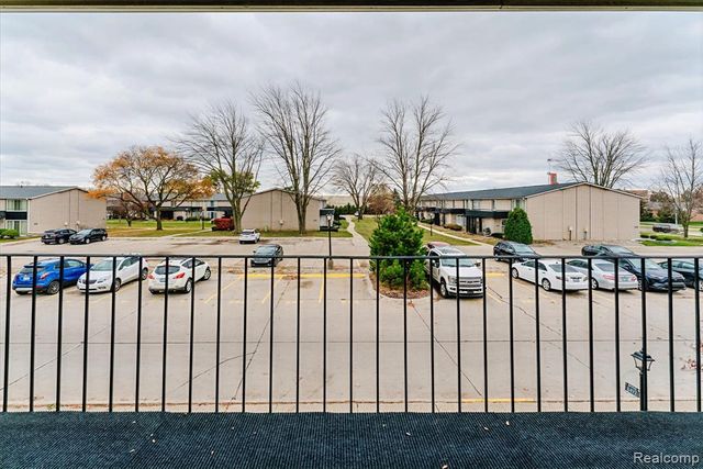 8497 Kennedy Circle 7, Warren, MI 48093