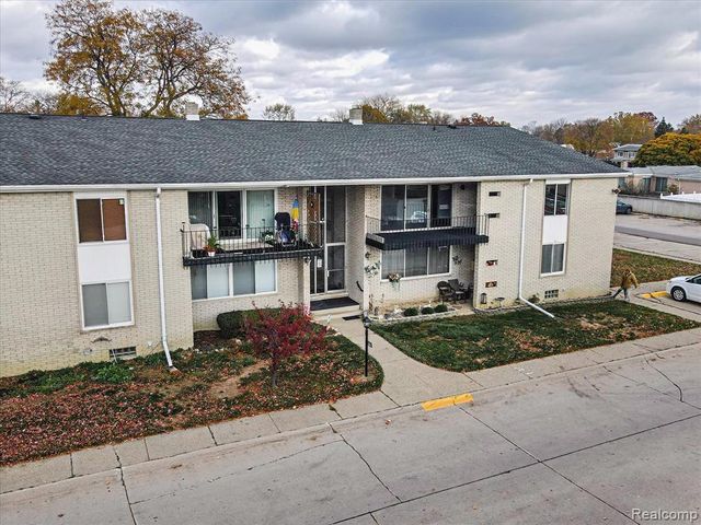 8497 Kennedy Circle 7, Warren, MI 48093