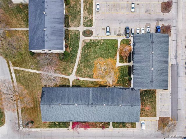 8497 Kennedy Circle 7, Warren, MI 48093