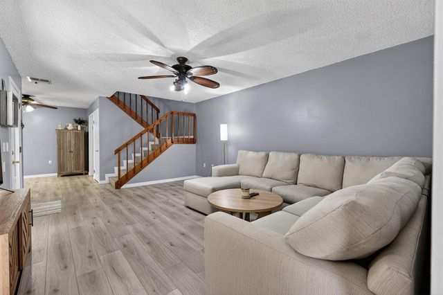527 5th Terrace, Palm Beach Gardens, FL 33418