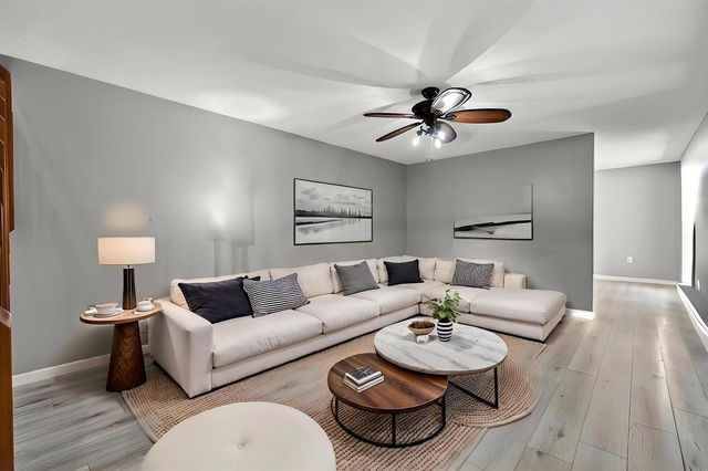527 5th Terrace, Palm Beach Gardens, FL 33418