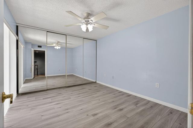 527 5th Terrace, Palm Beach Gardens, FL 33418
