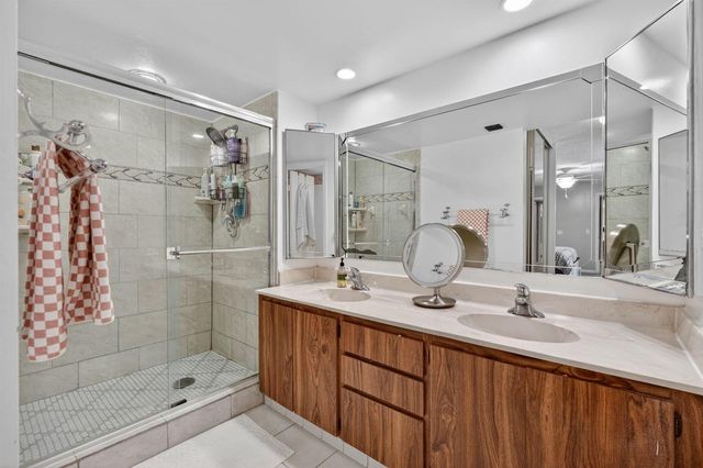 527 5th Terrace, Palm Beach Gardens, FL 33418