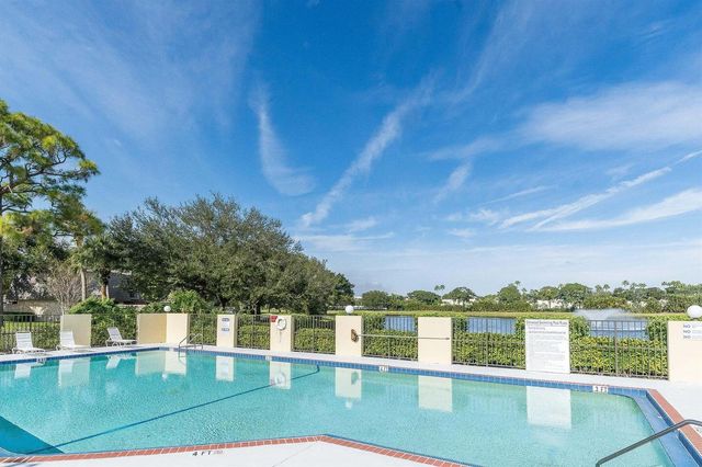 527 5th Terrace, Palm Beach Gardens, FL 33418