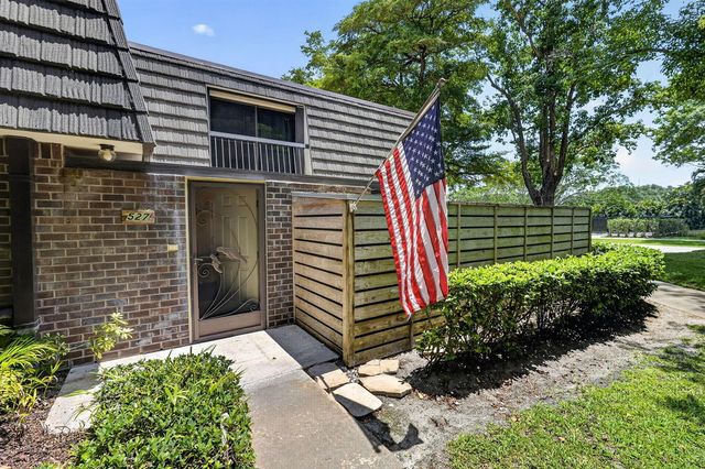 527 5th Terrace, Palm Beach Gardens, FL 33418