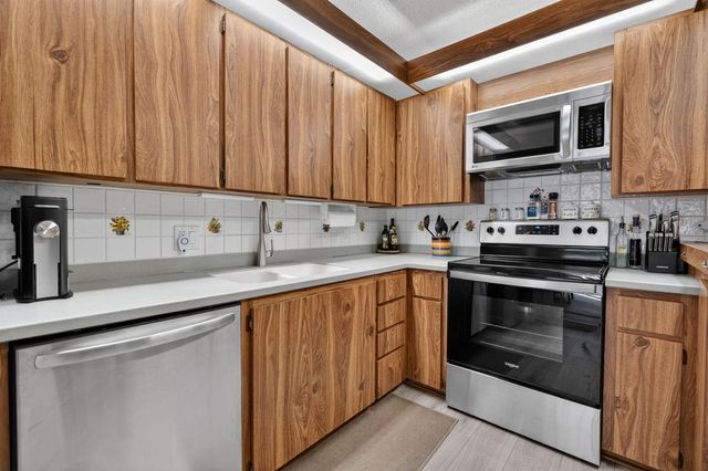 527 5th Terrace, Palm Beach Gardens, FL 33418