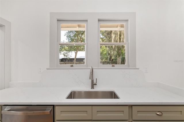 613 SE 10TH STREET, Ocala, FL 34471