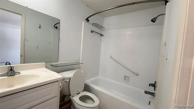 5802 Northfield Parkway, Troy, MI 48098