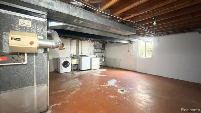 5802 Northfield Parkway, Troy, MI 48098