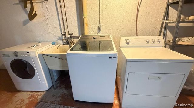 5802 Northfield Parkway, Troy, MI 48098