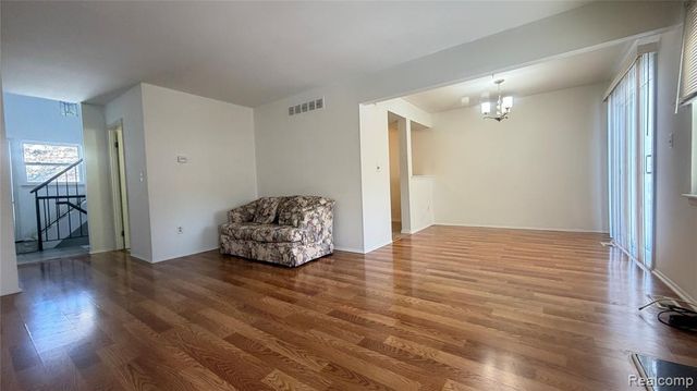 5802 Northfield Parkway, Troy, MI 48098