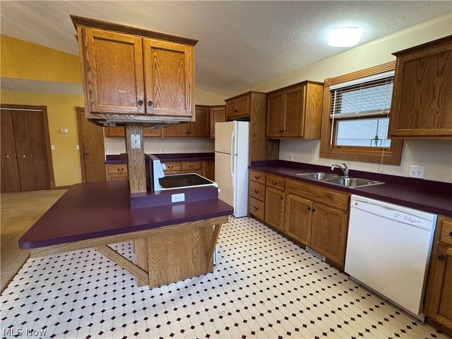 12942 Ravenna Road, Chardon, OH 44024