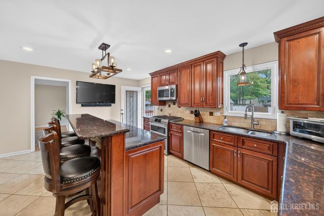 416 Vail Court, South Plainfield, NJ 07080