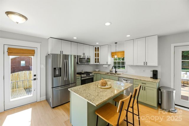 7520 Woodstream Drive, Charlotte, NC 28210