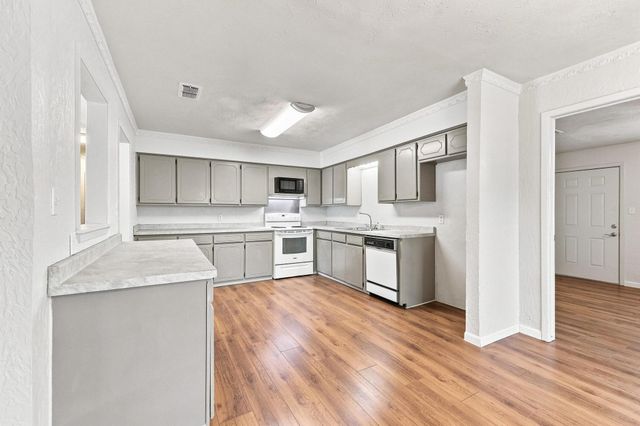 117 Leslie Street, Bonham, TX 75418