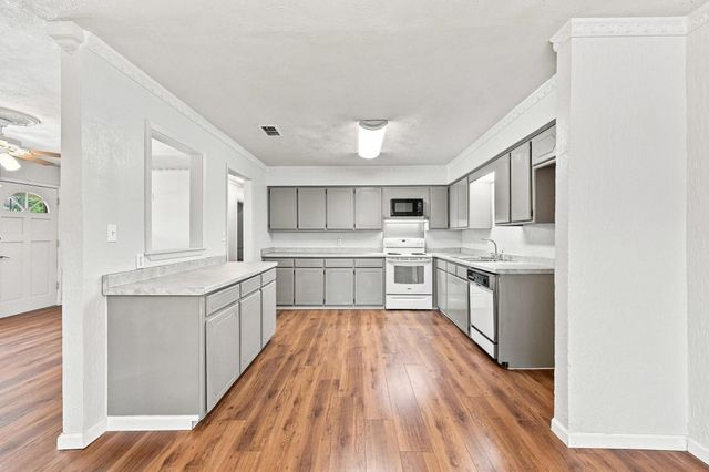 117 Leslie Street, Bonham, TX 75418