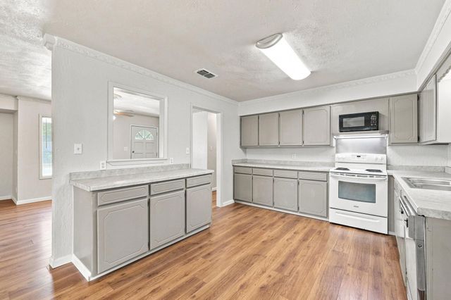 117 Leslie Street, Bonham, TX 75418
