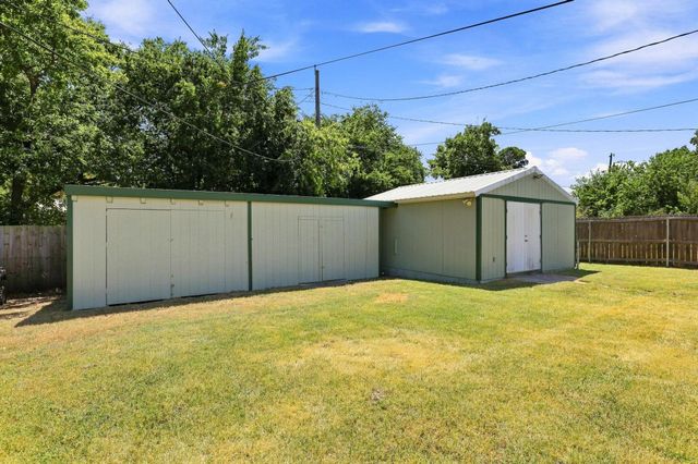 117 Leslie Street, Bonham, TX 75418