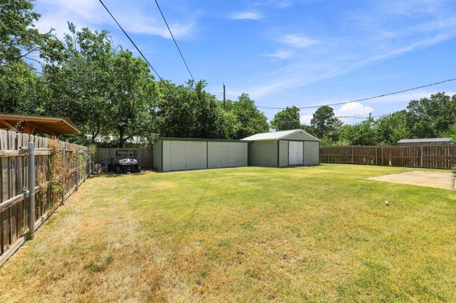 117 Leslie Street, Bonham, TX 75418