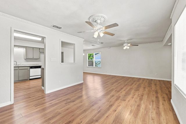 117 Leslie Street, Bonham, TX 75418