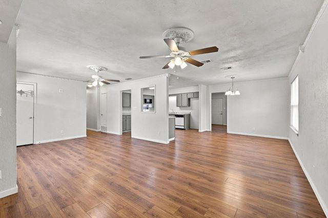 117 Leslie Street, Bonham, TX 75418