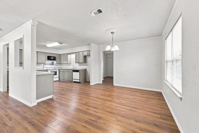 117 Leslie Street, Bonham, TX 75418