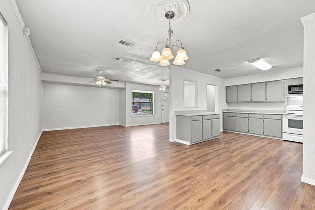 117 Leslie Street, Bonham, TX 75418