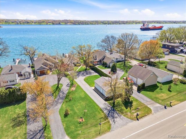 1265 River Road, Saint Clair, MI 48079