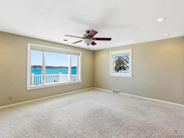 1265 River Road, Saint Clair, MI 48079