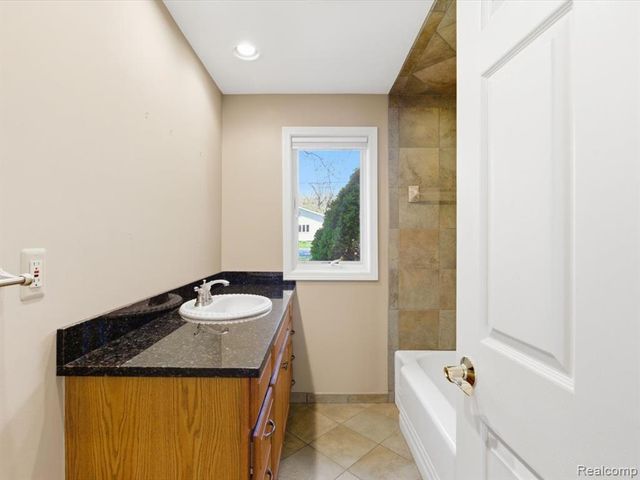1265 River Road, Saint Clair, MI 48079