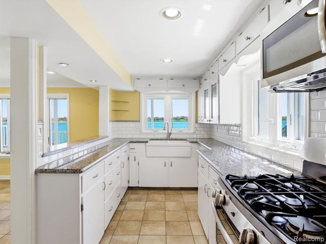 1265 River Road, Saint Clair, MI 48079