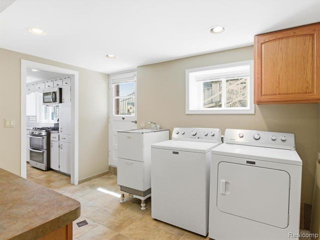 1265 River Road, Saint Clair, MI 48079