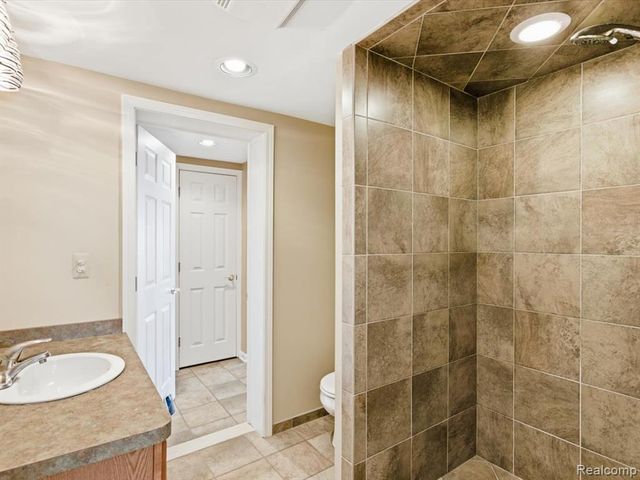 1265 River Road, Saint Clair, MI 48079