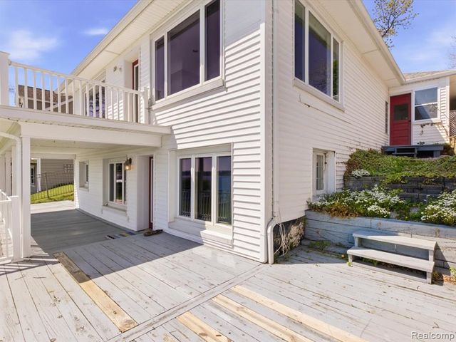 1265 River Road, Saint Clair, MI 48079