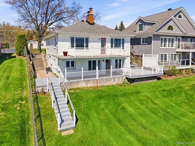 1265 River Road, Saint Clair, MI 48079