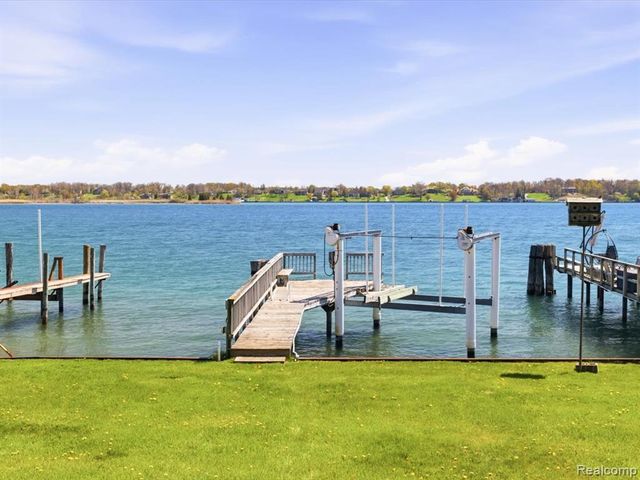 1265 River Road, Saint Clair, MI 48079