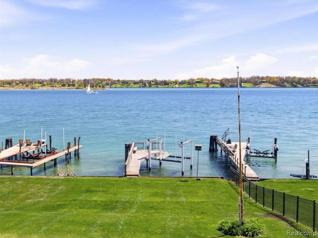 1265 River Road, Saint Clair, MI 48079