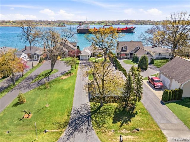 1265 River Road, Saint Clair, MI 48079