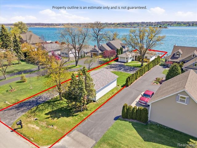 1265 River Road, Saint Clair, MI 48079