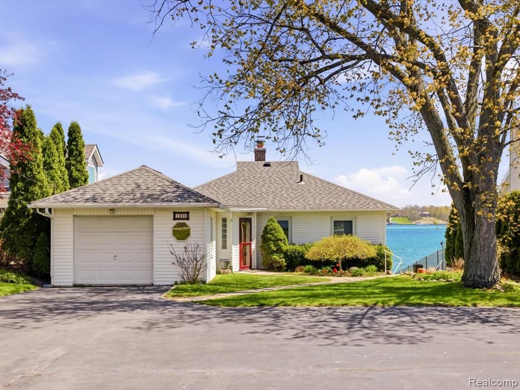 1265 River Road, Saint Clair, MI 48079
